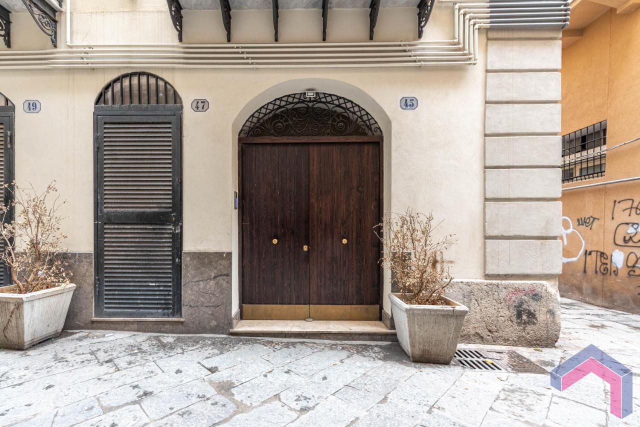 Appartamento In Pieno Centro I Mori E Le Dame Palermo Eksteriør billede