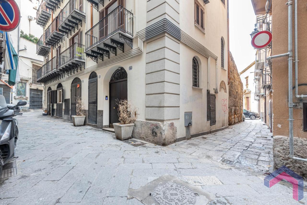 Appartamento In Pieno Centro I Mori E Le Dame Palermo Eksteriør billede
