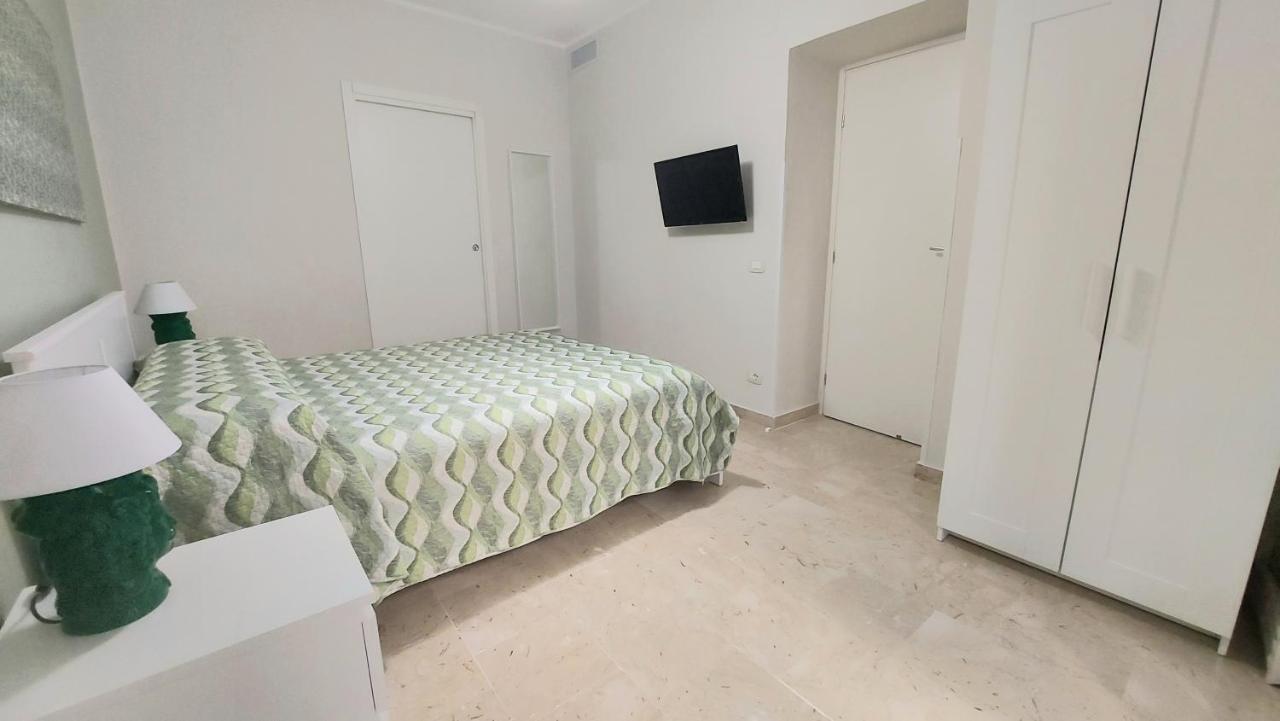 Appartamento In Pieno Centro I Mori E Le Dame Palermo Eksteriør billede